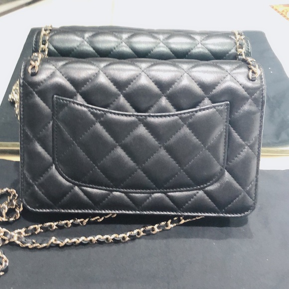Authentic CHANEL Quilted Gold-Tone Metal Black - Picture 8 of 9